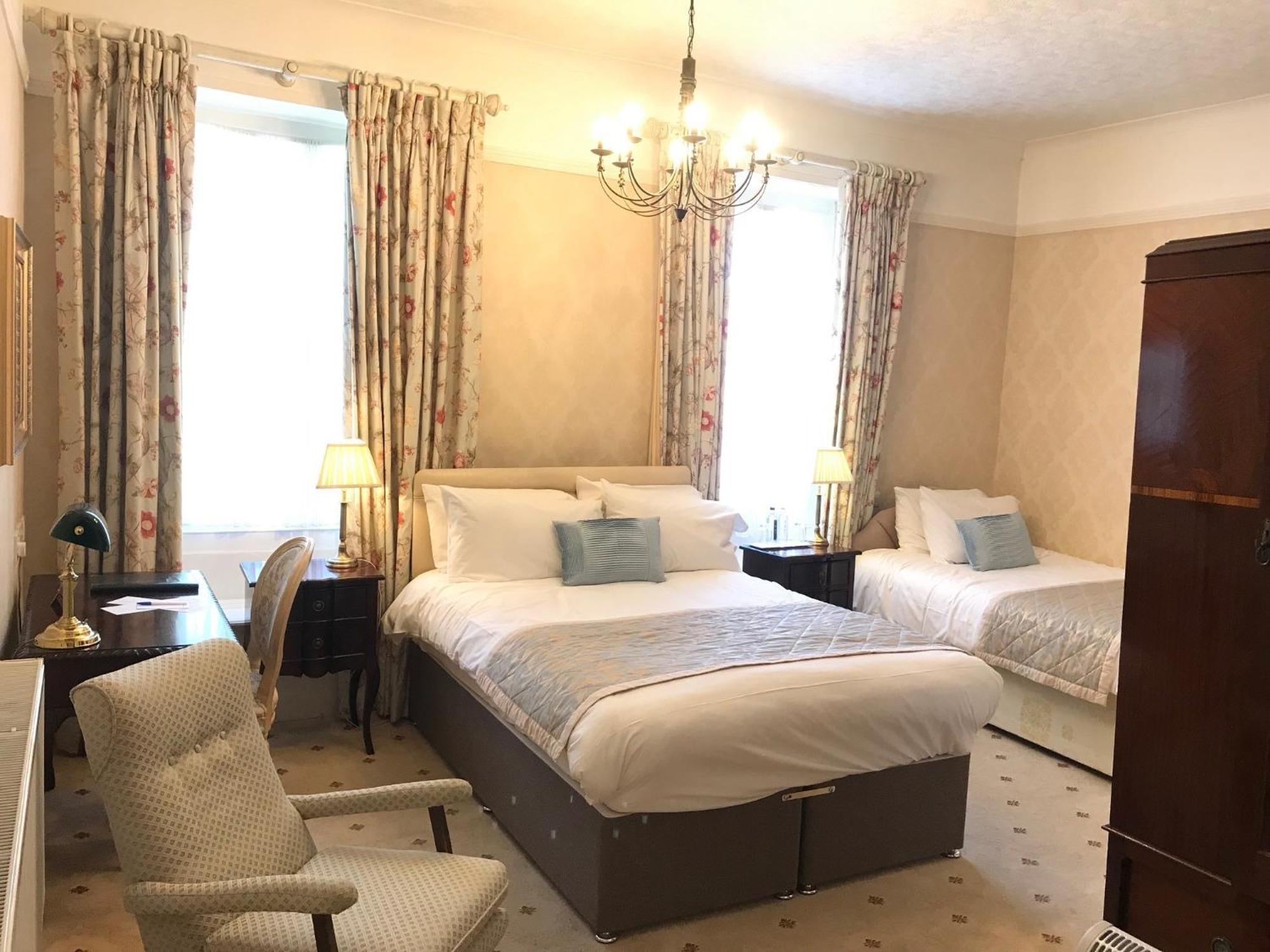 Chapel House Hotel Atherstone Bagian luar foto